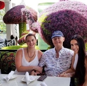 Meet your Posher, Pia